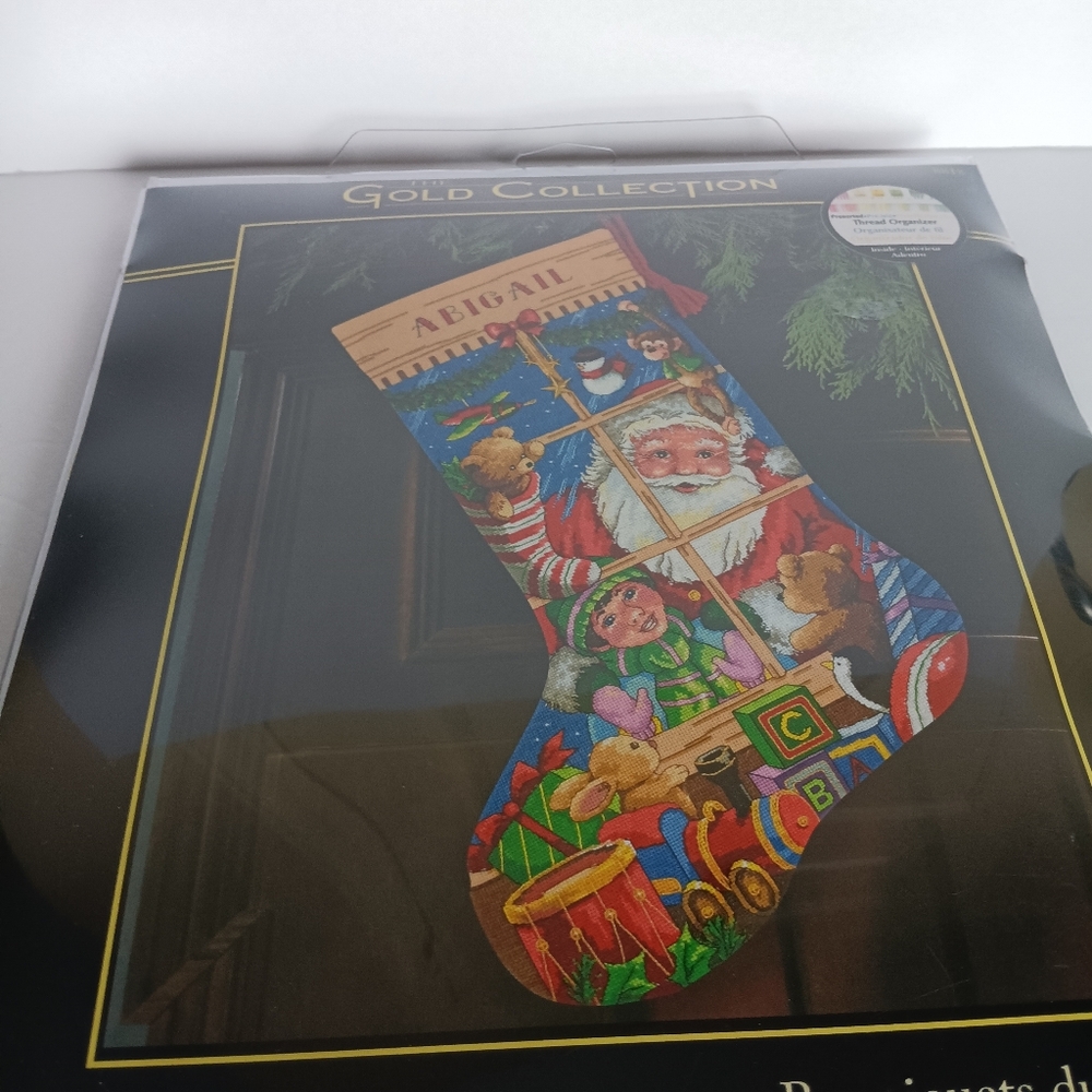 Dimensions Gold Collection Santa's Toys Stocking Kit 8818 DIY New - Picture 3 of 7